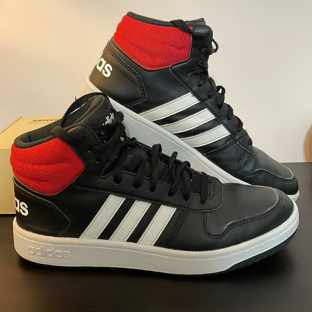 Adidas Hoops Mens size 8